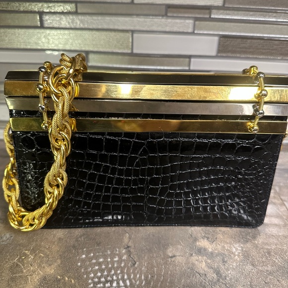 Vintage Finese La Model Chic Black and Gold Croc-Embossed Clutch - Picture 3 of 8